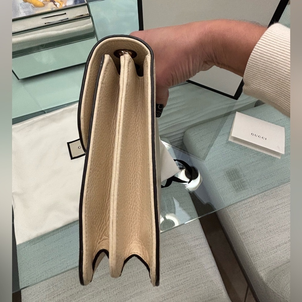 Authentic Gucci Beige Leather Shoulder Bag-Retails $2995 - Picture 6 of 7